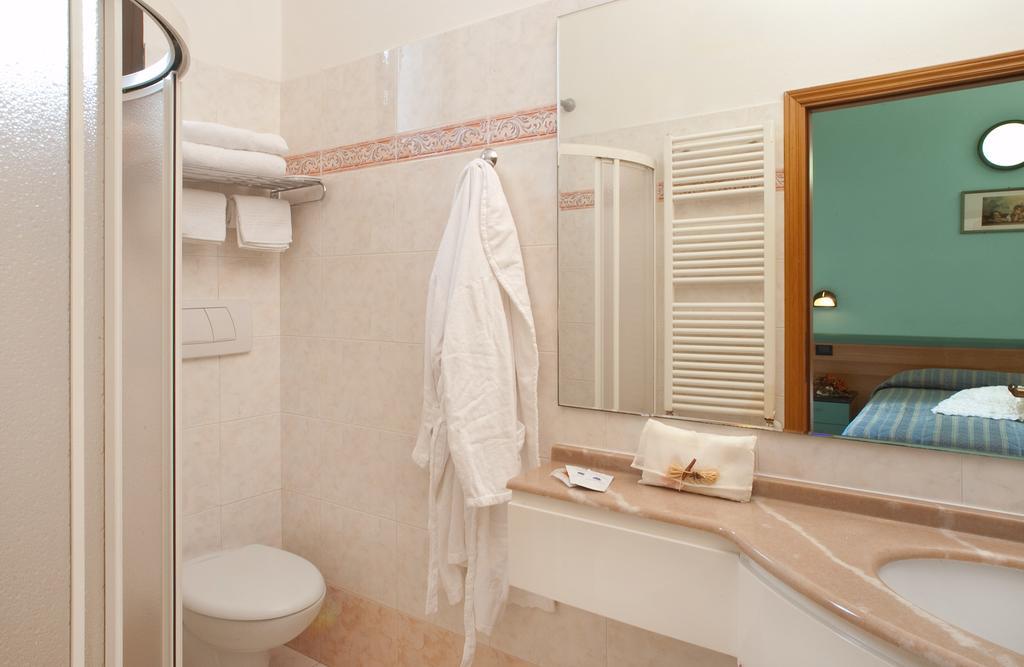 Hotel Villa Luigia Rimini Exterior photo